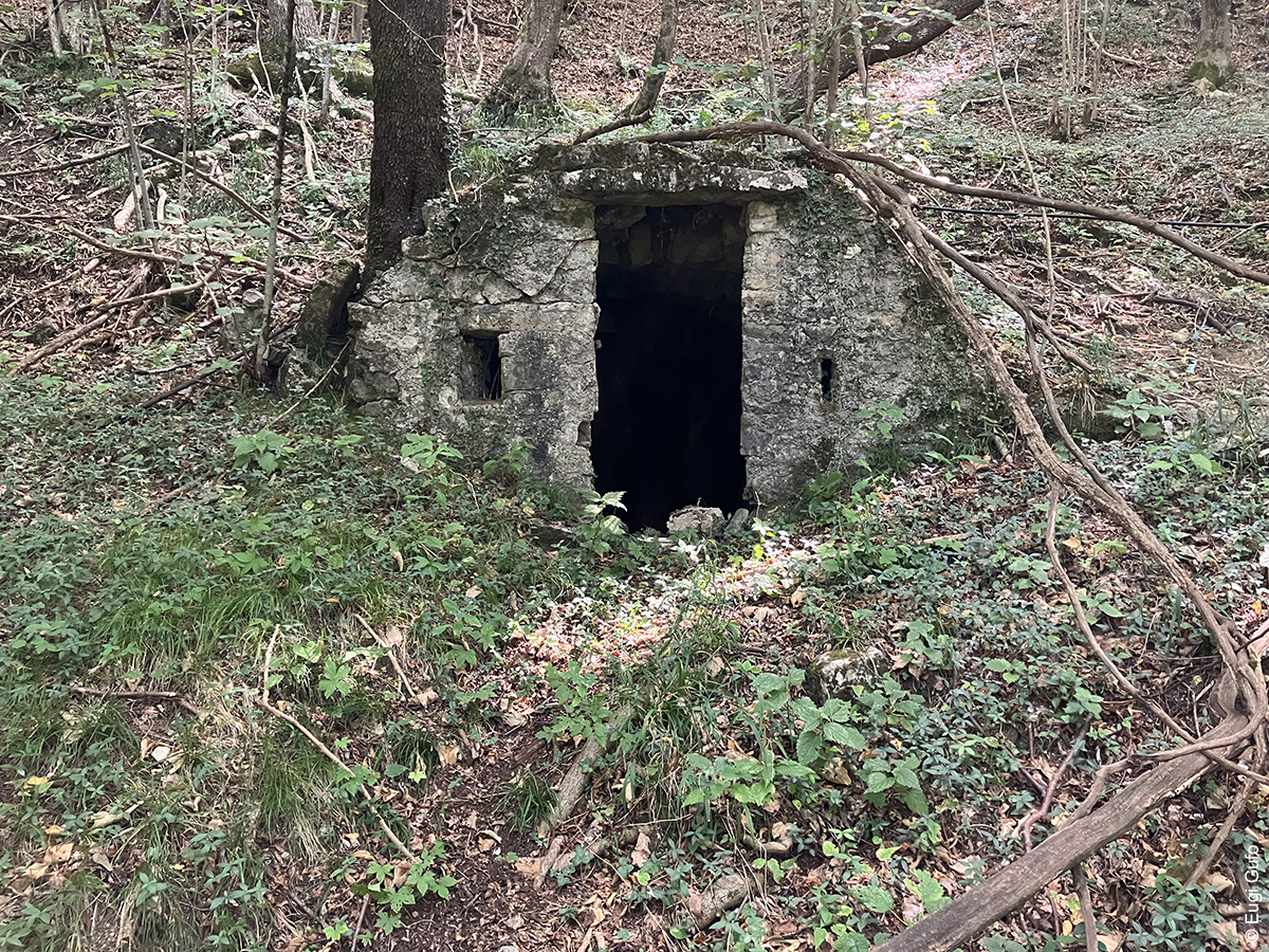 le rovine delle vecchie case