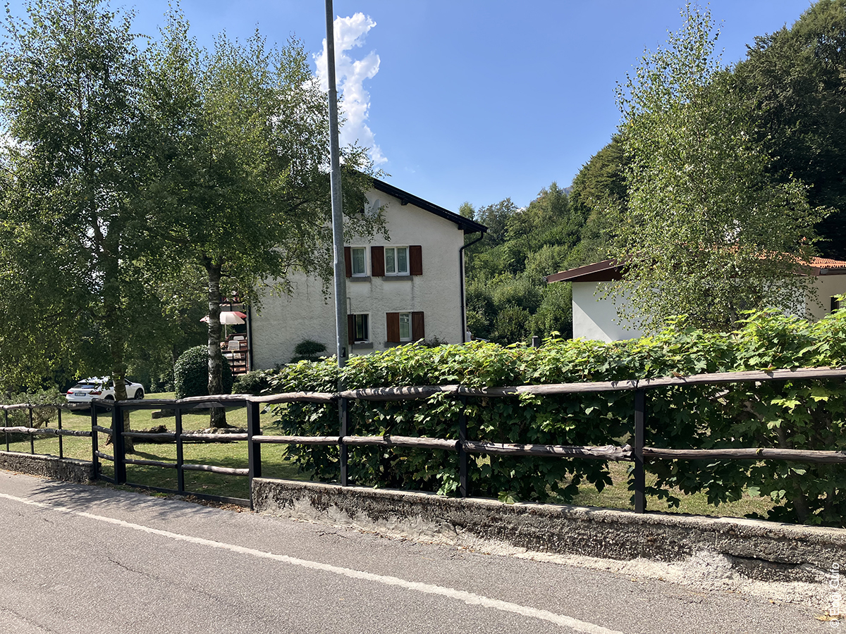 il paese ai Piani dei Resinelli