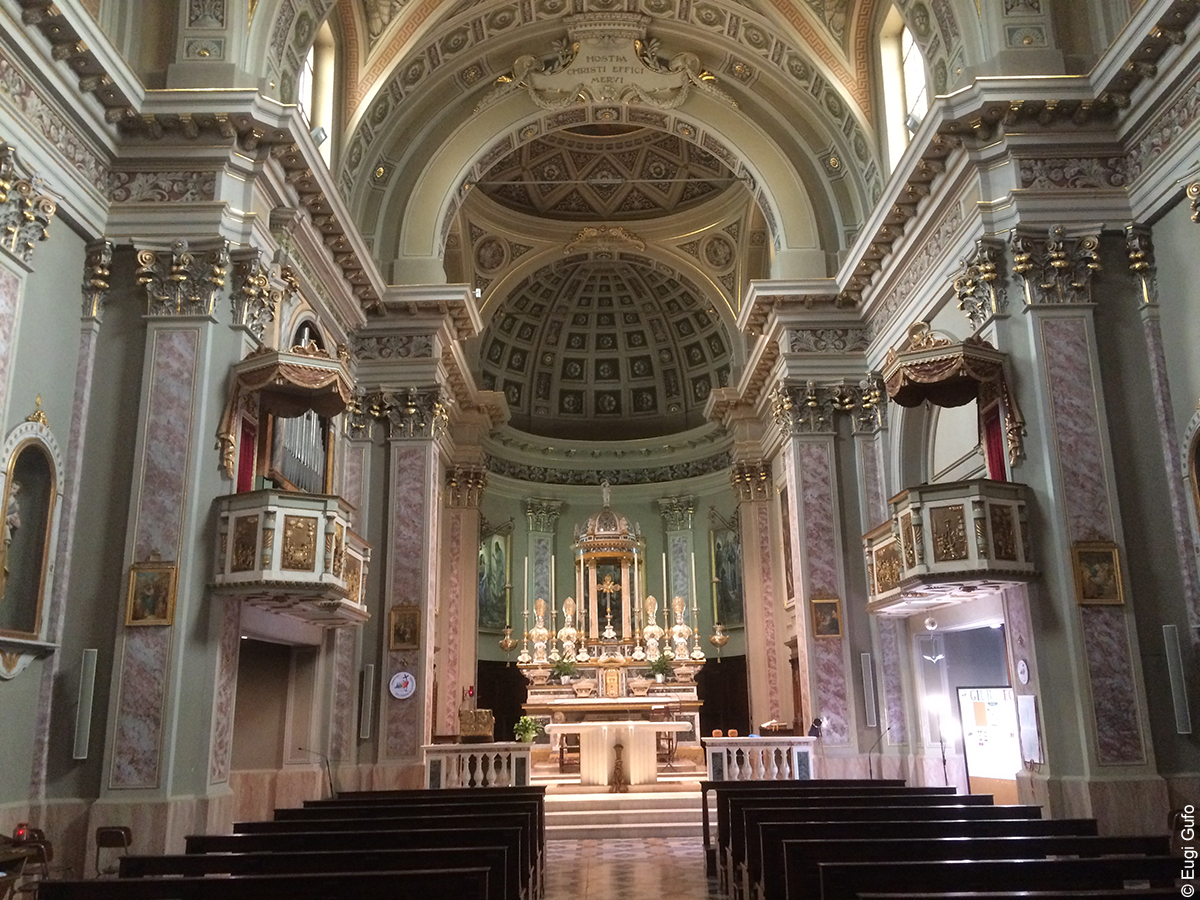 gli interni della chiesa di San Lorenzo Martire a Rossino