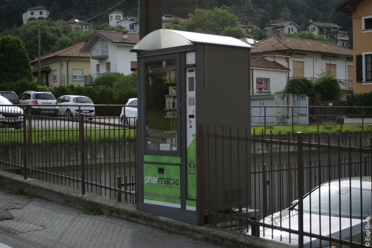 una farmacia automatica a Rossino
